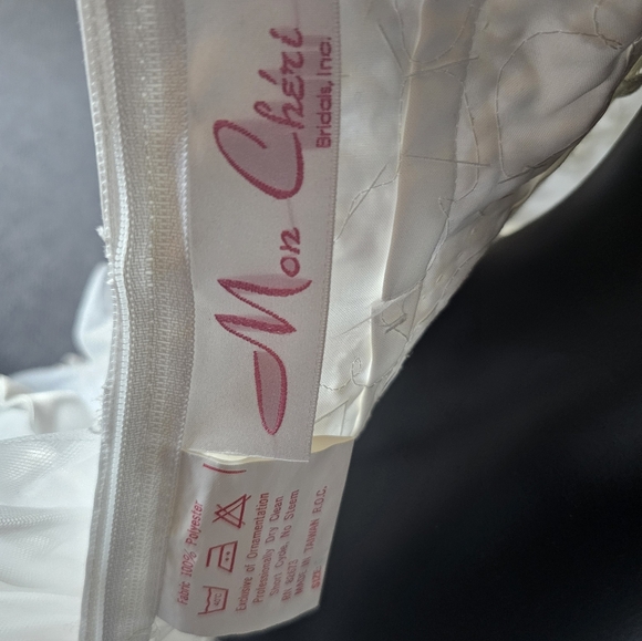 Vintage White Mon Cheri Ballgown Wedding Dress - Picture 15 of 15